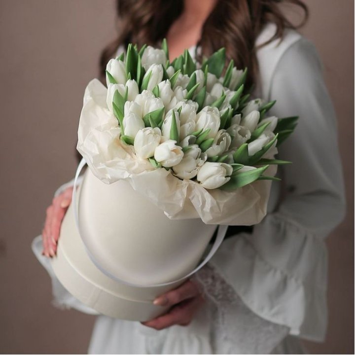 Тюльпаны в цилиндре  в Иркутске