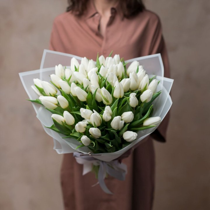 51 белый тюльпан в Иркутске